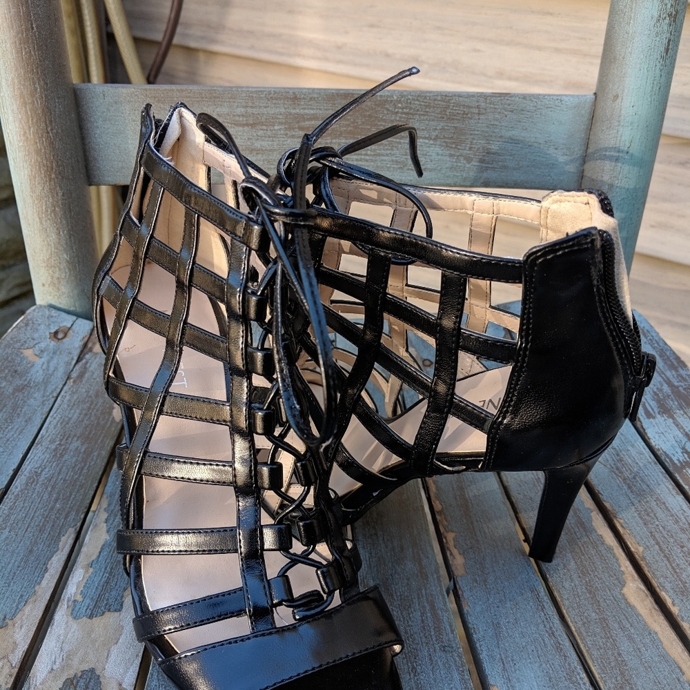 NWOT Nine West Black Leather Caged Heels Size 6M